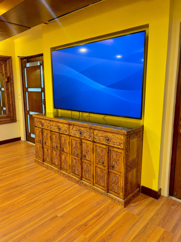 carved-wood-tv-cabinet-design Wooden TV Cabinet Pakistan | Sheesham TV Unit Design | Rounaq